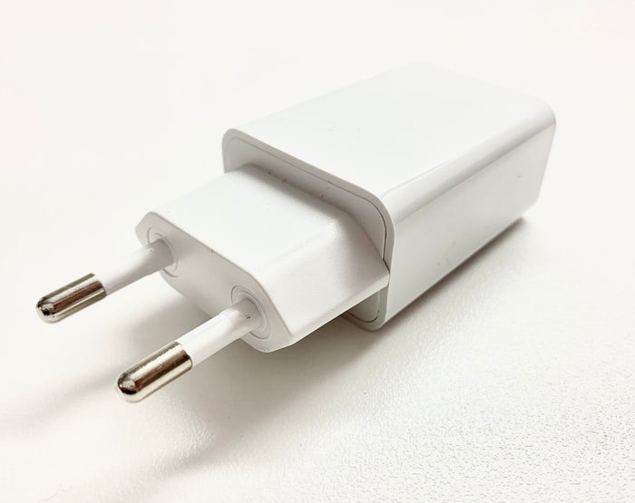 Aaltoprojektoriin USB Virtalähde 5V / 1A Valkoinen
